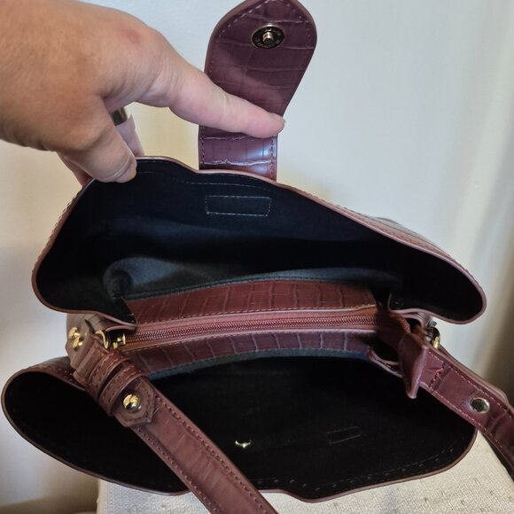 Brown Croc Purse - Picture 5 of 8